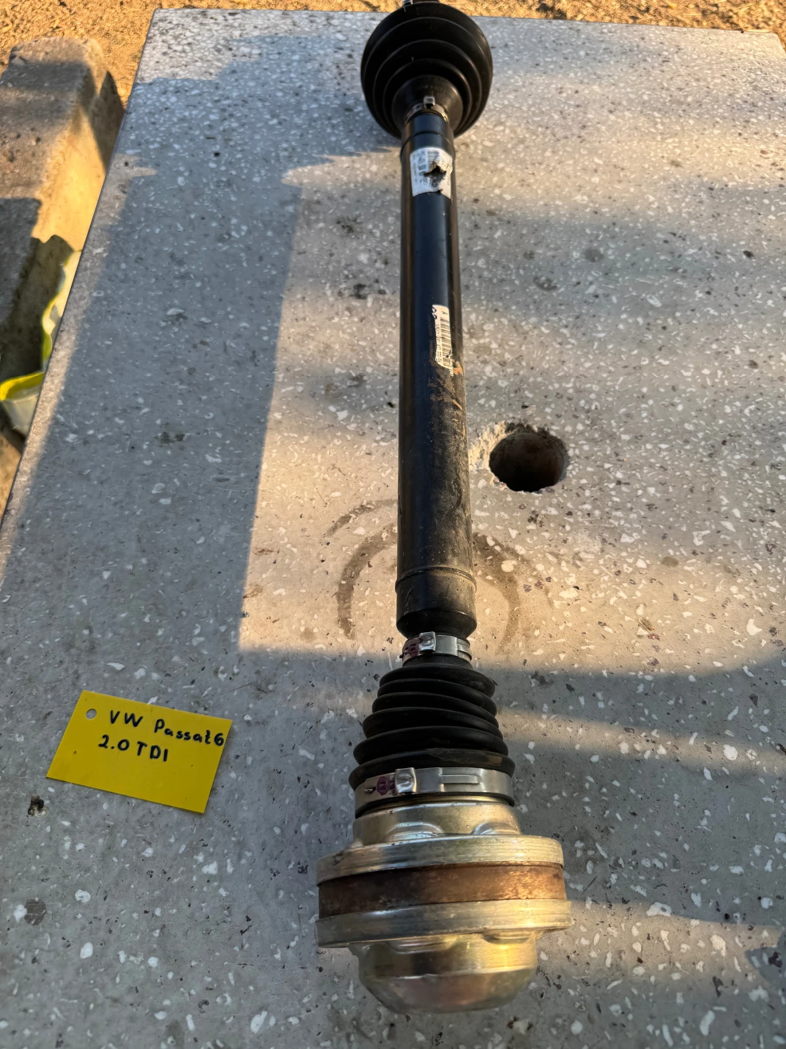 Предна дясна полуоска VW Passat b6 2.0TDI 1K0407272EN