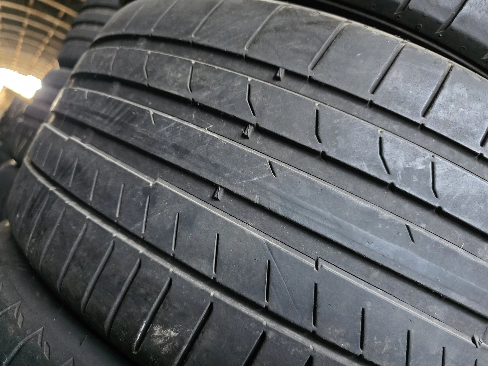 ���� 235/35R19 | Mobile.bg � ����������� 4
