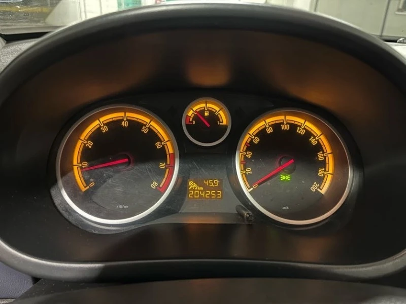 Opel Corsa 1.2 GAS/PETROL, снимка 13 - Автомобили и джипове - 49092150