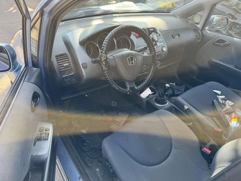 Honda Jazz 1.3, снимка 4 - Автомобили и джипове - 47837010