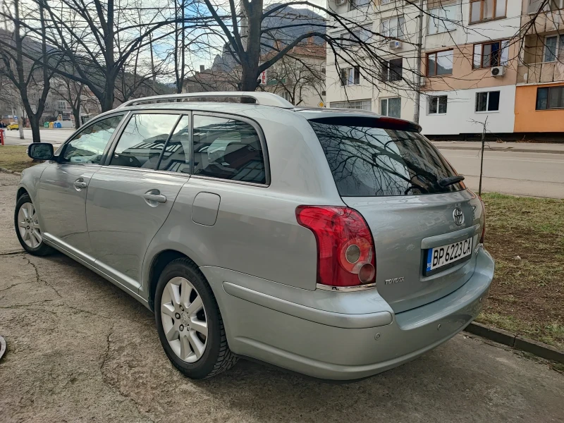 Toyota Avensis 2.2 D4D, снимка 5 - Автомобили и джипове - 48072709