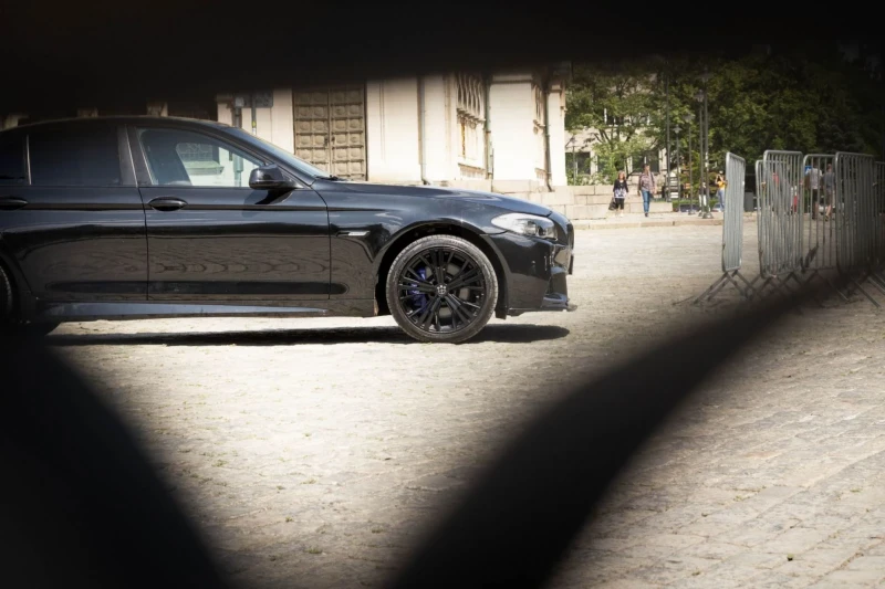 BMW 535 I ОБСЛУЖЕНА! ЛИЗИНГ, снимка 4 - Автомобили и джипове - 52542942