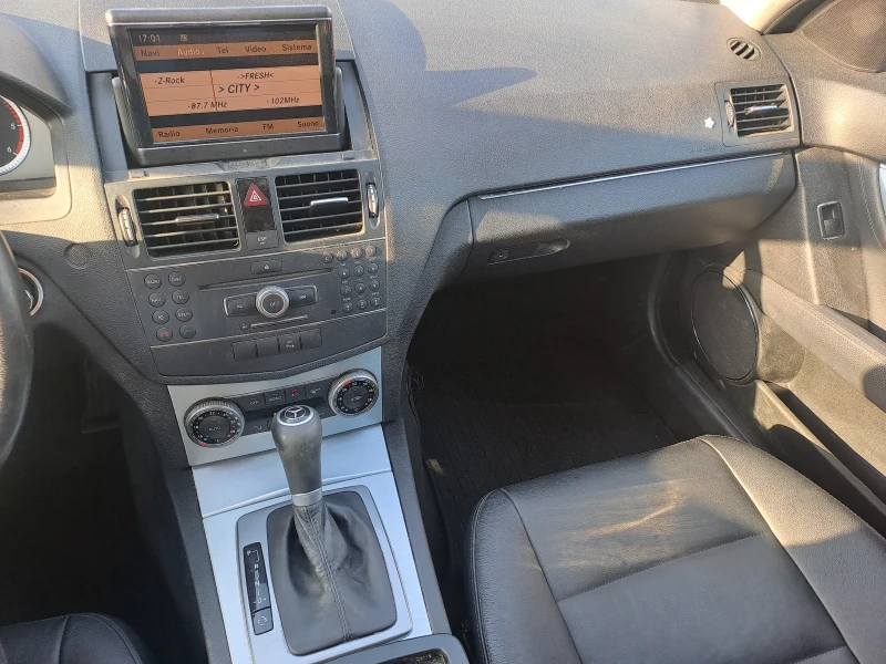 Mercedes-Benz C 220 CDI, AVANTGARDE, AVTOMAT, Кожа, снимка 12 - Автомобили и джипове - 51595693