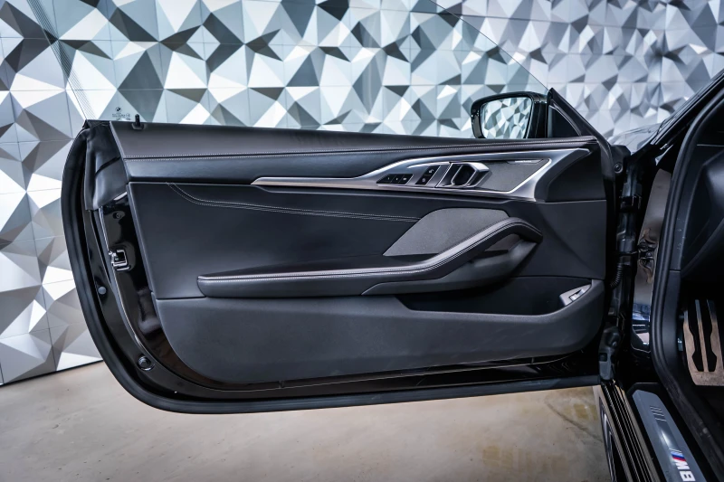 BMW 850 i xDrive * Msport* H/K* 360* Individual, снимка 7 - Автомобили и джипове - 52524484