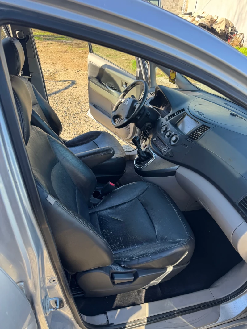 Mitsubishi Grandis, снимка 8 - Автомобили и джипове - 52525166