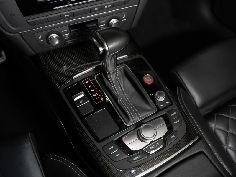 Audi S6 PRESTIGE | CARBON FIBRE | B&O | 20 IN, снимка 13 - Автомобили и джипове - 53459695
