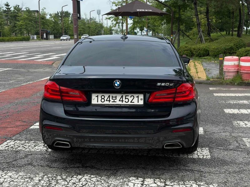 BMW 520 520d M Sport Package Plus| 190к.с.| ВКЛ.ТЕХНОТЕСТ, снимка 10 - Автомобили и джипове - 55573598