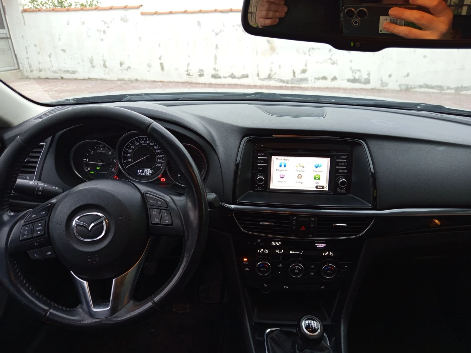 Mazda 6 2.2D 150к.с отлична - изображение 7