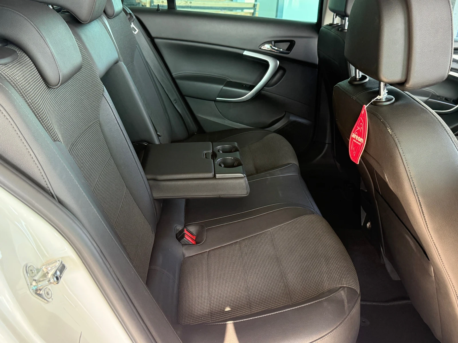 Opel Insignia 2.0CDTI 160кс - изображение 3