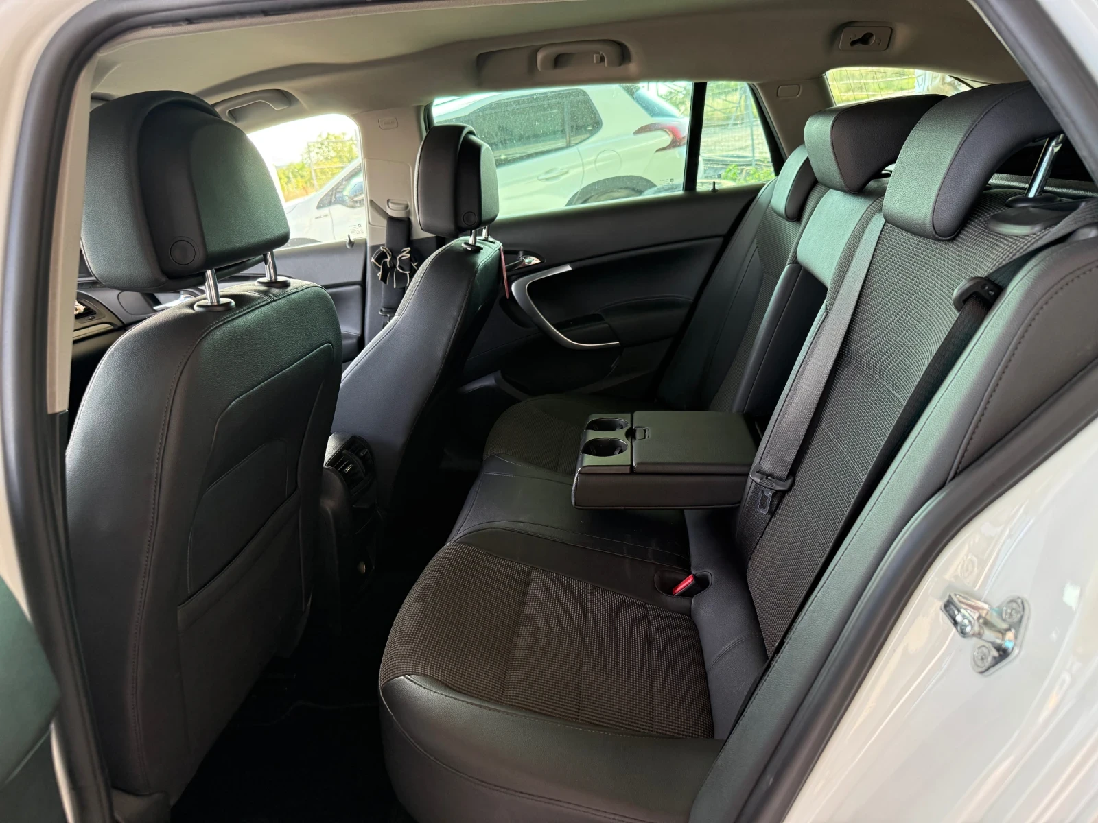 Opel Insignia 2.0CDTI 160кс - изображение 10