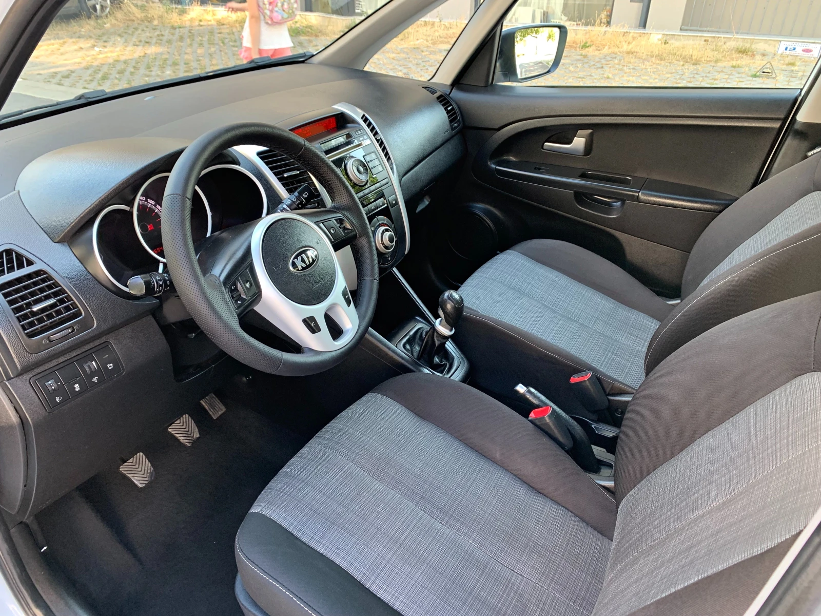 Kia Venga 1.4i ГАЗОВ ИНЖЕКЦИОН СТЪКЛЕН ТАВАН - изображение 7
