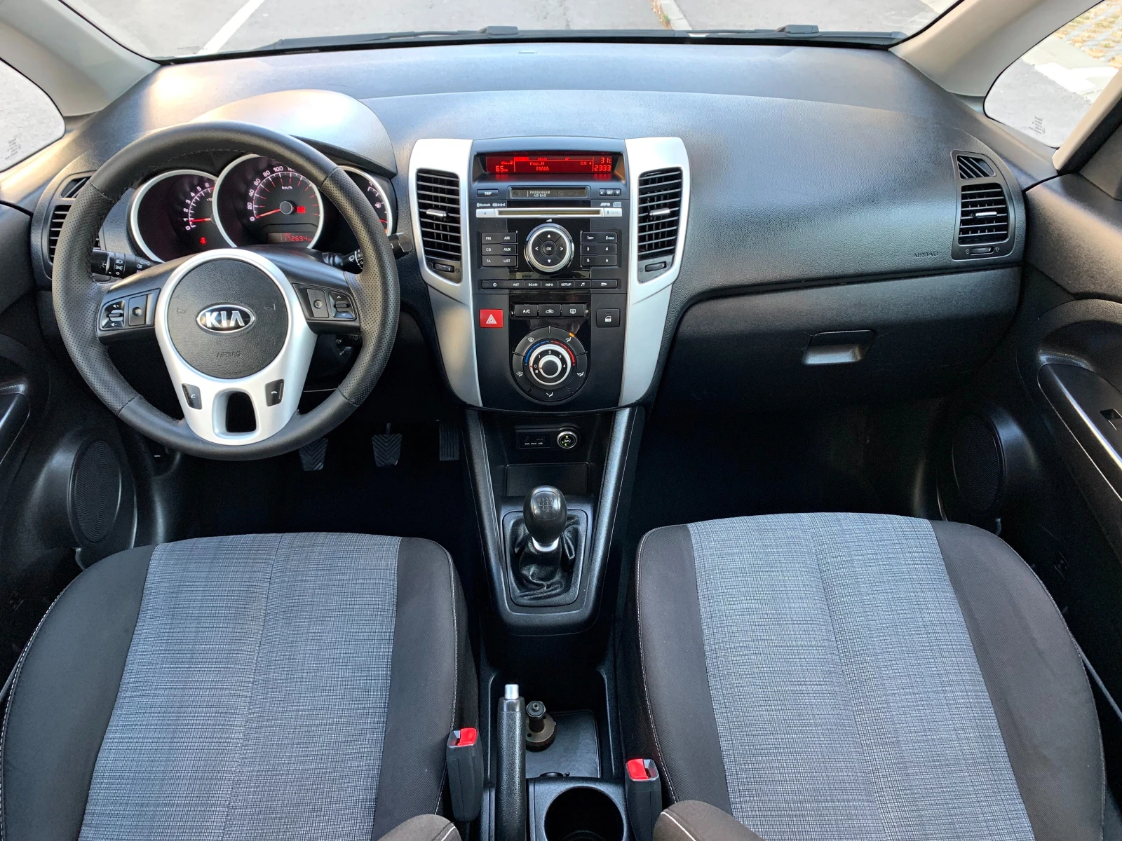 Kia Venga 1.4i ГАЗОВ ИНЖЕКЦИОН СТЪКЛЕН ТАВАН - изображение 9