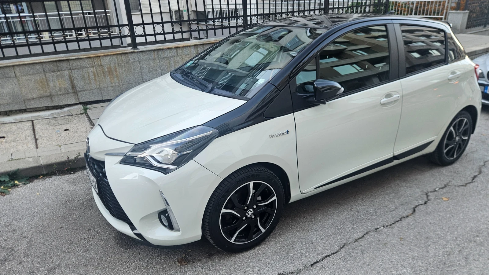 Toyota Yaris 1.5 HYBRID - изображение 3