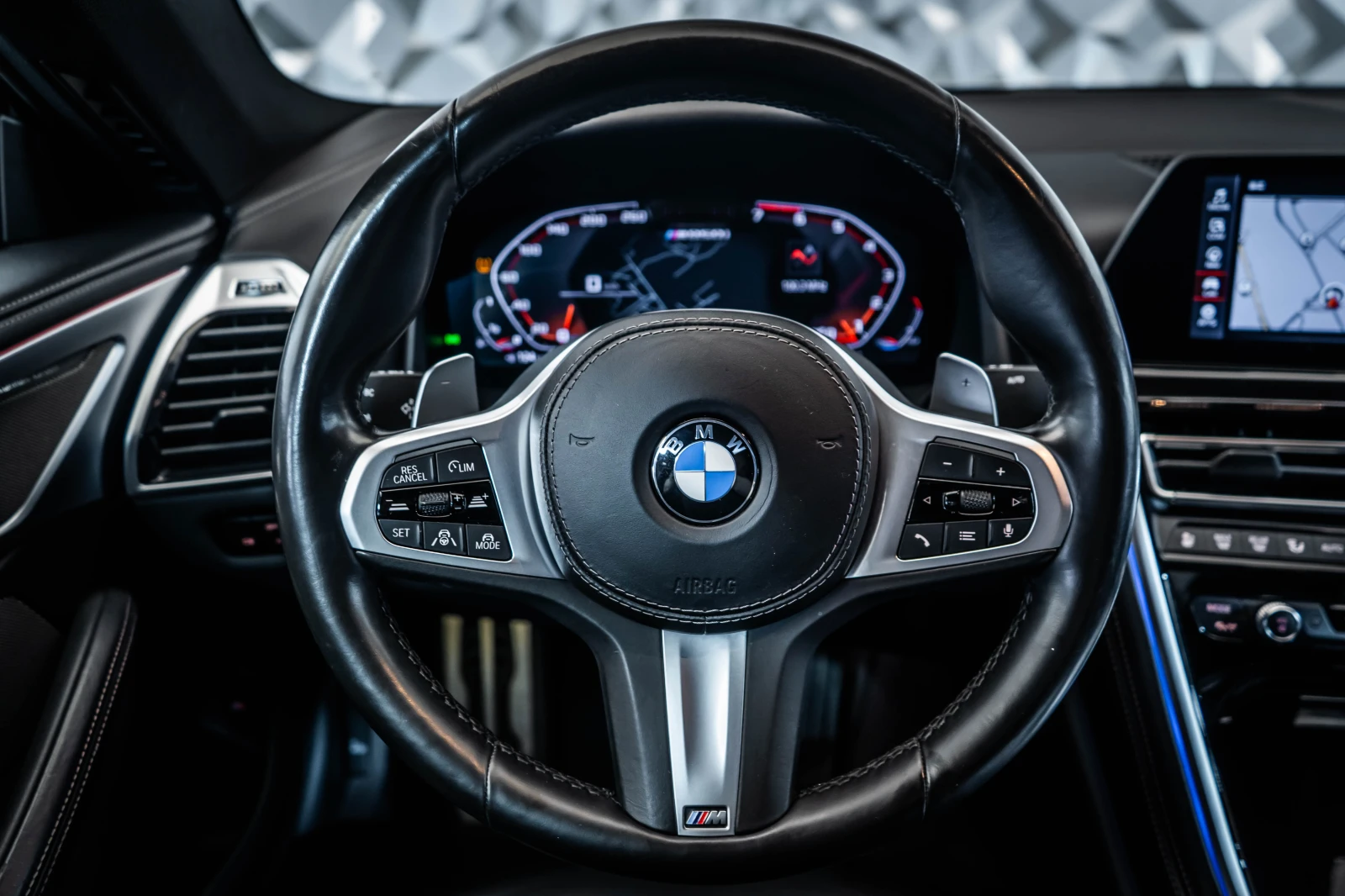 BMW 850 i xDrive * Msport* H/K* 360* Individual | Mobile.bg   11