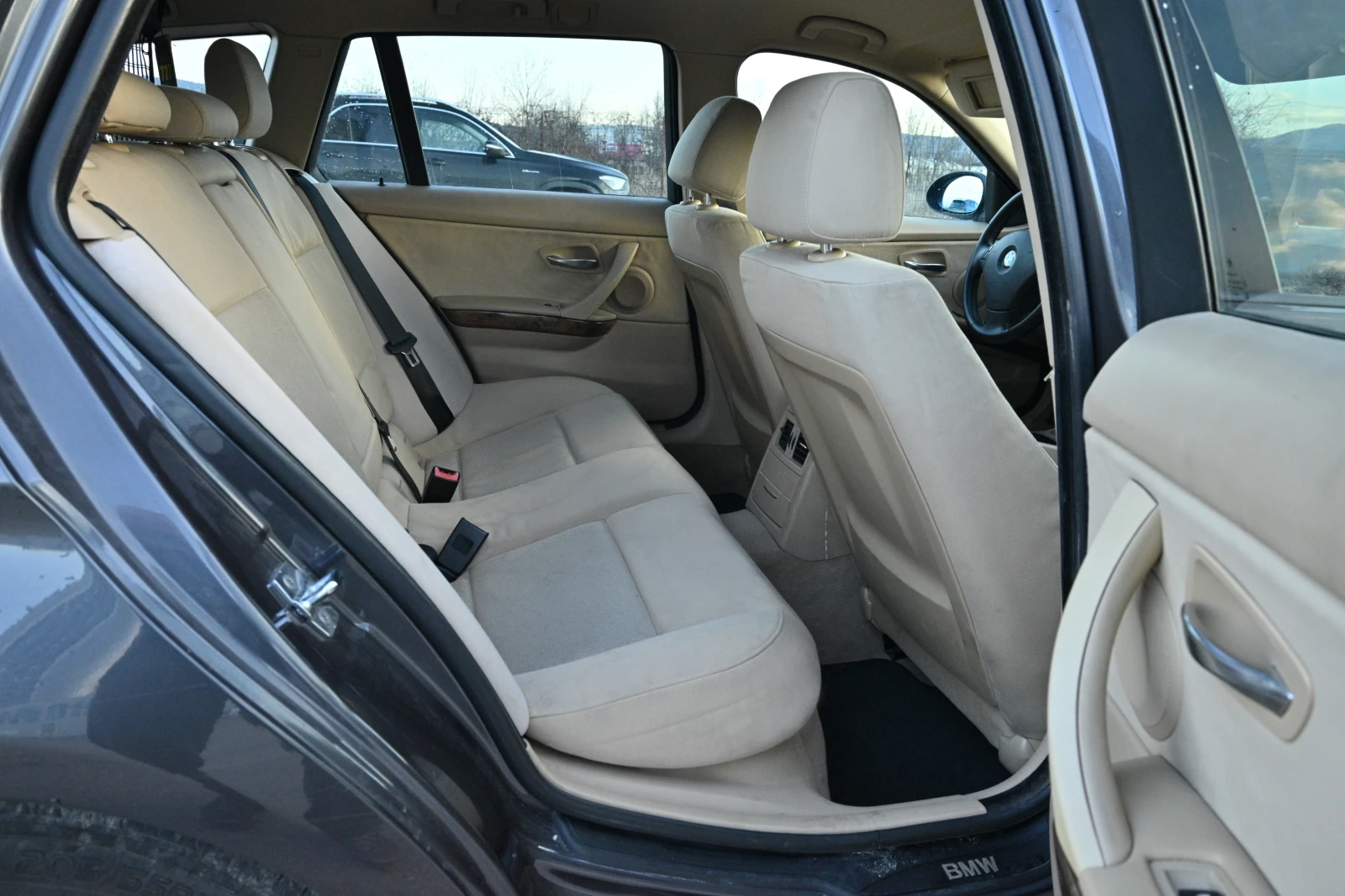 BMW 320, снимка 12 - Автомобили и джипове - 53715771