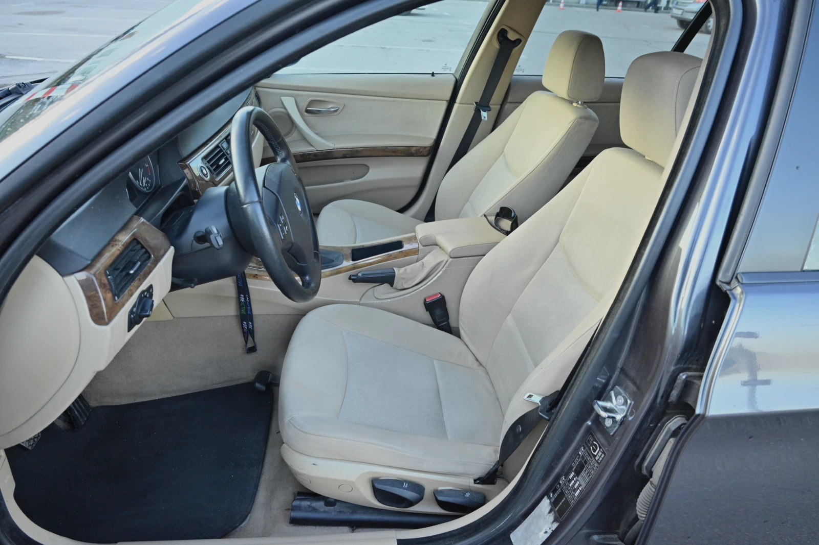 BMW 320, снимка 9 - Автомобили и джипове - 53715771