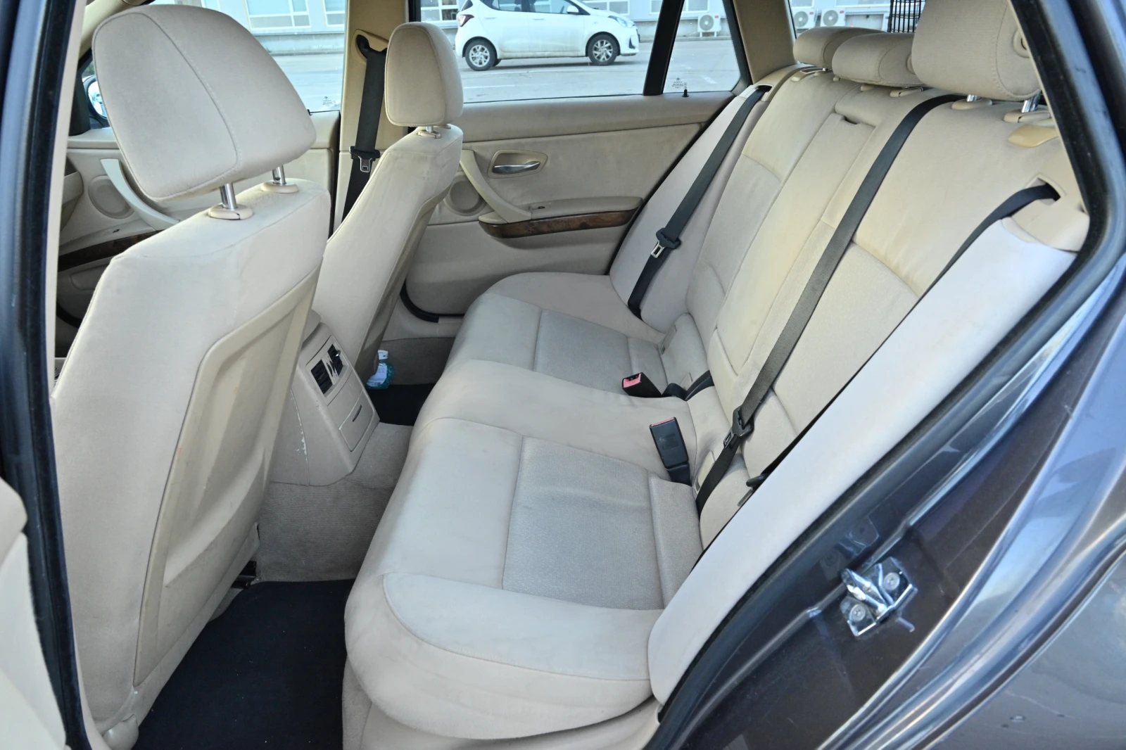 BMW 320, снимка 10 - Автомобили и джипове - 53715771