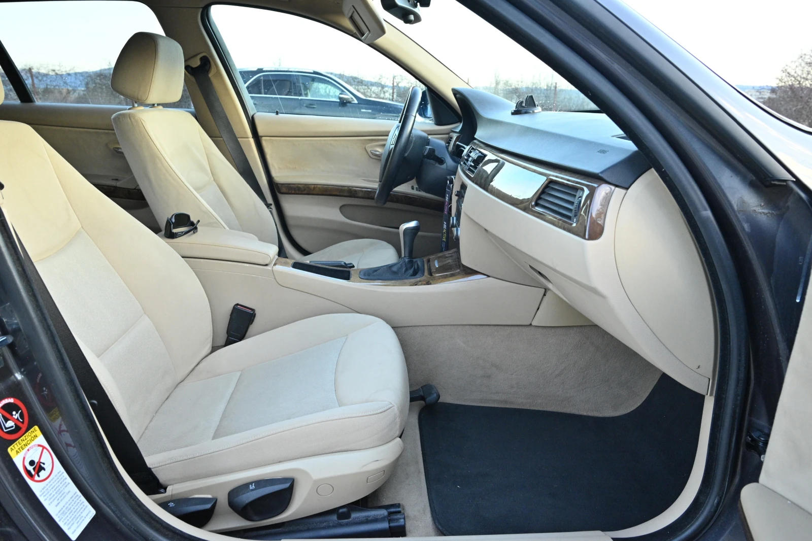 BMW 320, снимка 11 - Автомобили и джипове - 53715771