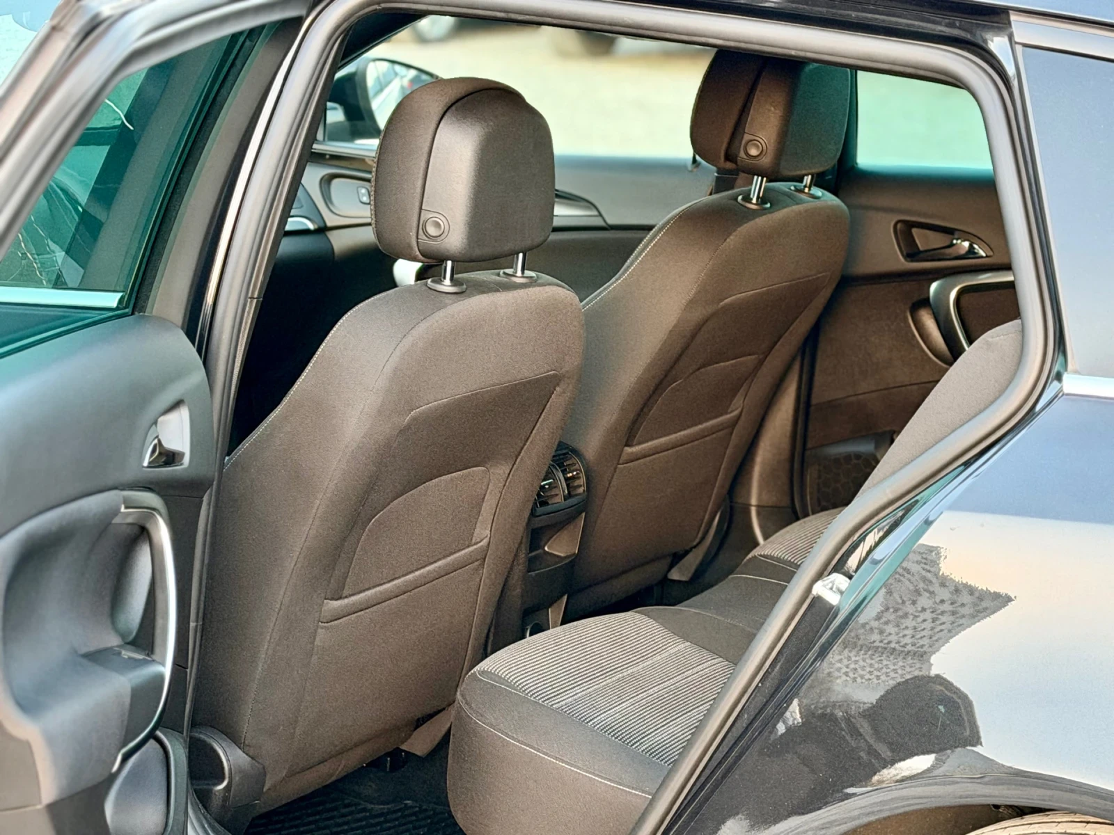 Opel Insignia 2.0D OPC line 163 коня , снимка 10 - Автомобили и джипове - 53818387