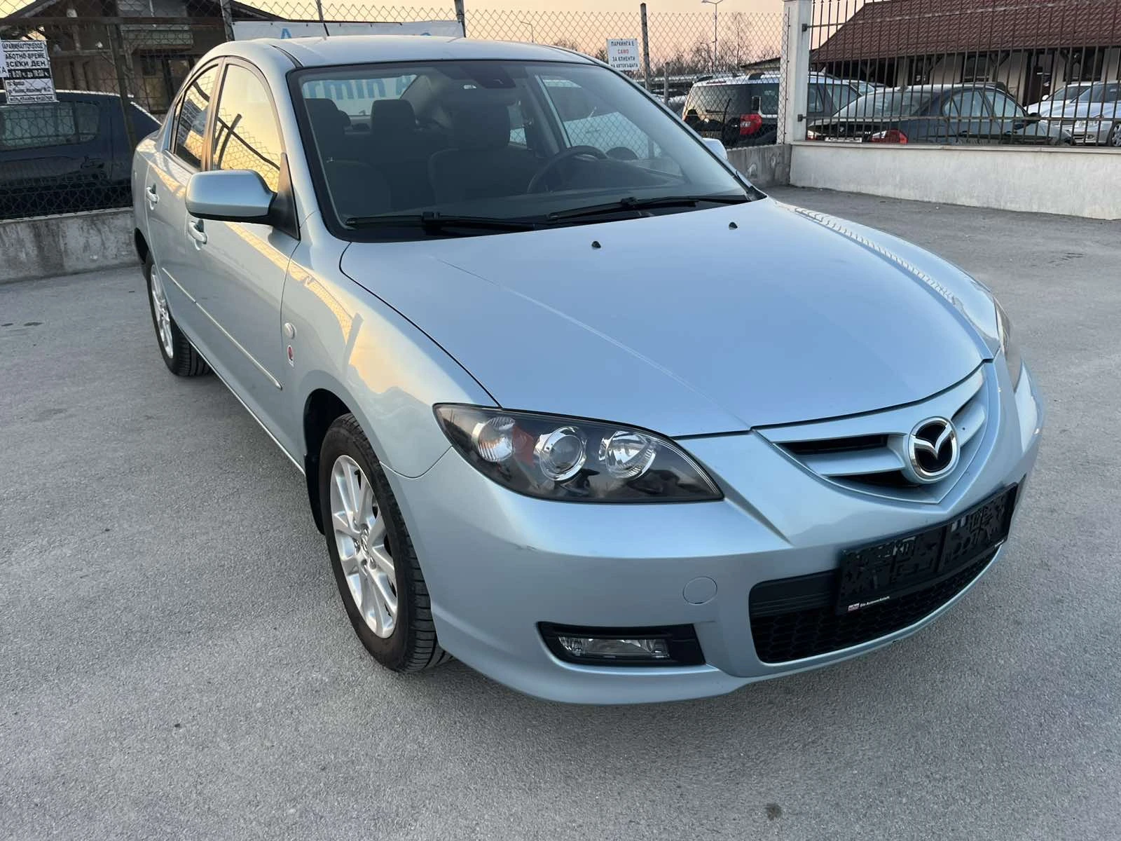 Mazda 3 1.6I 105кс FACE АВТОПИЛОТ KEYLESS GO, снимка 3 - Автомобили и джипове - 53824831