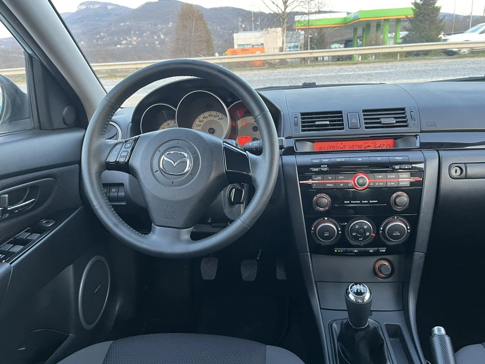 Mazda 3 1.6I 105кс FACE АВТОПИЛОТ KEYLESS GO, снимка 12 - Автомобили и джипове - 53824831