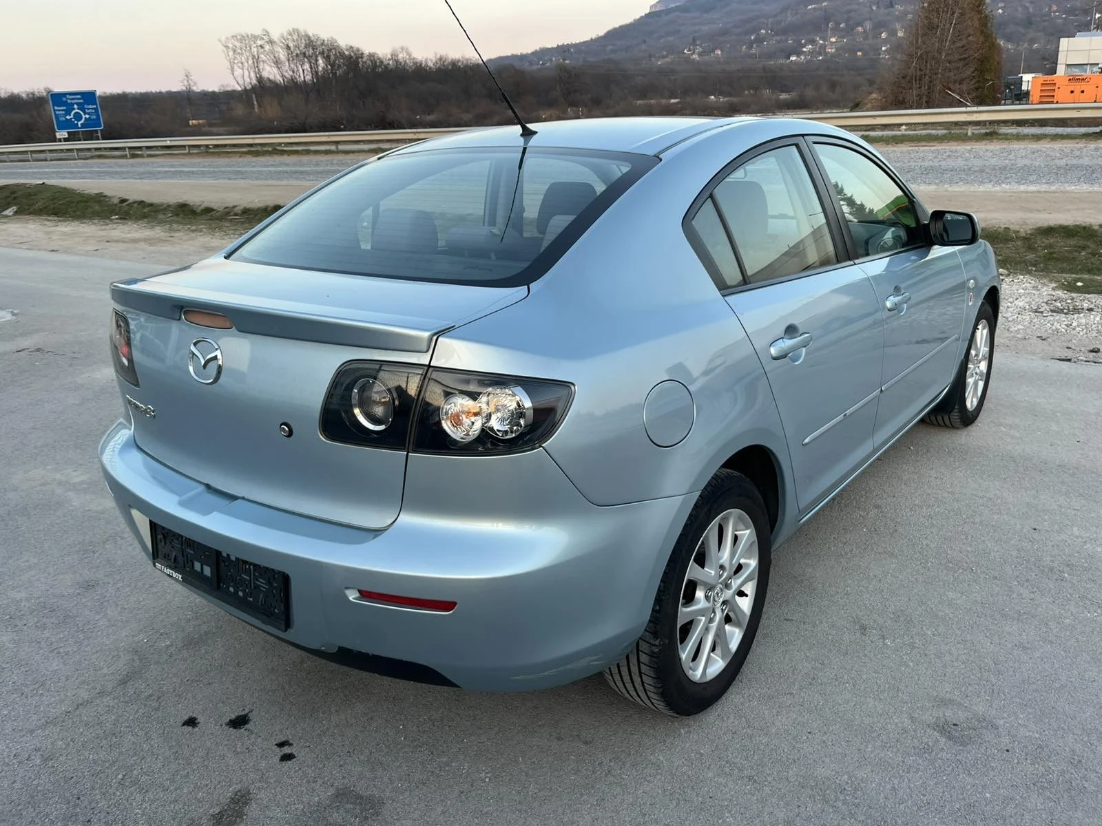 Mazda 3 1.6I 105кс FACE АВТОПИЛОТ KEYLESS GO, снимка 4 - Автомобили и джипове - 53824831