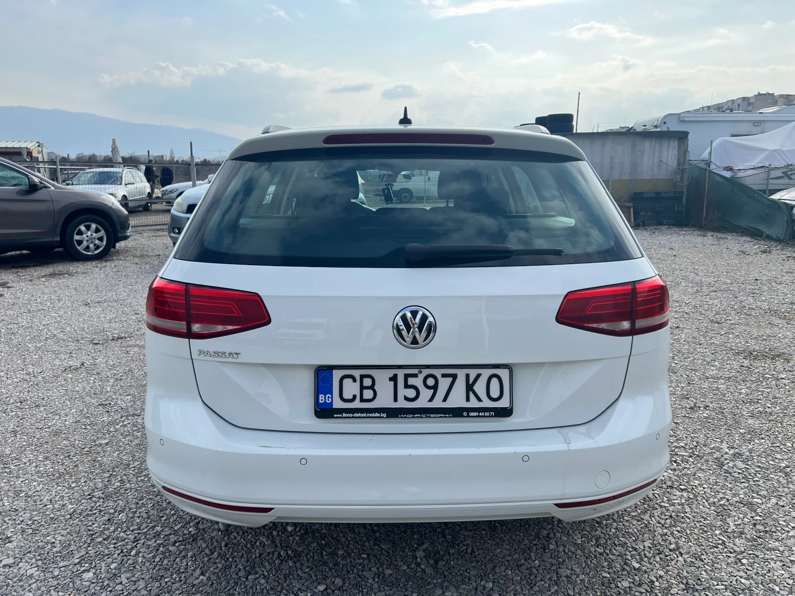 VW Passat B8 1.6TDI DSG, снимка 4 - Автомобили и джипове - 53877983