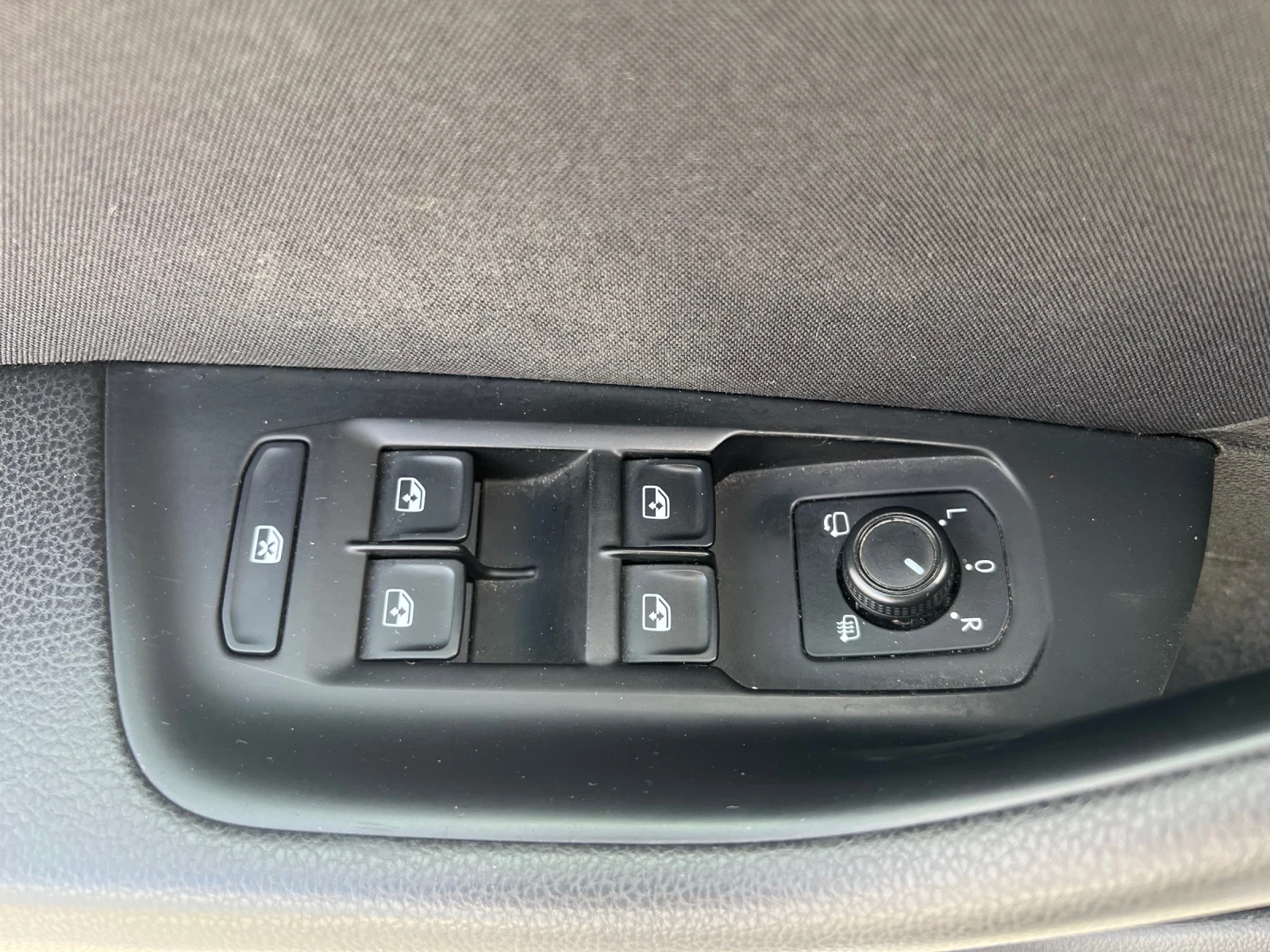 VW Passat B8 1.6TDI DSG, снимка 13 - Автомобили и джипове - 53877983