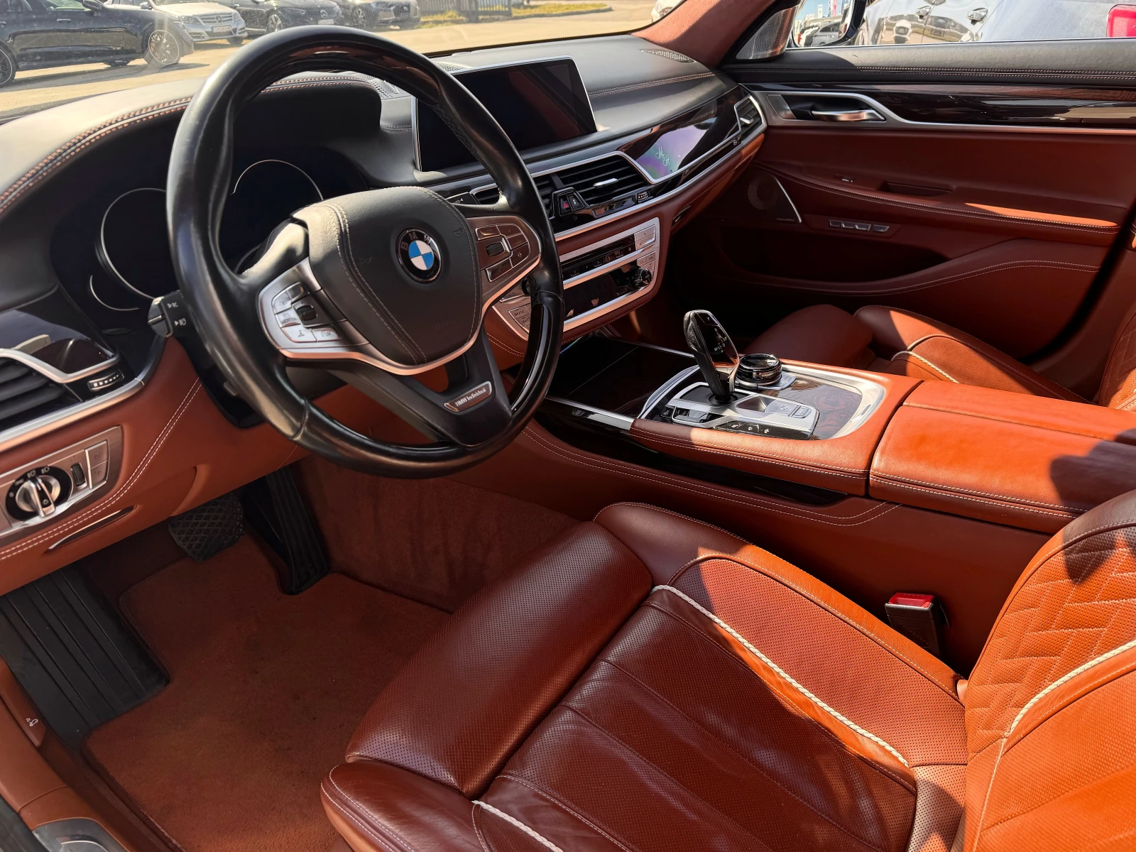 BMW 750 / Long / Individual / B&W / ACC / HUD / FULL /, снимка 9 - Автомобили и джипове - 53993757