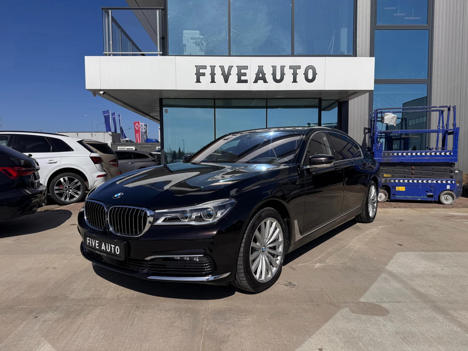 BMW 750 / Long / Individual / B&W / ACC / HUD / FULL /, снимка 3 - Автомобили и джипове - 53993757