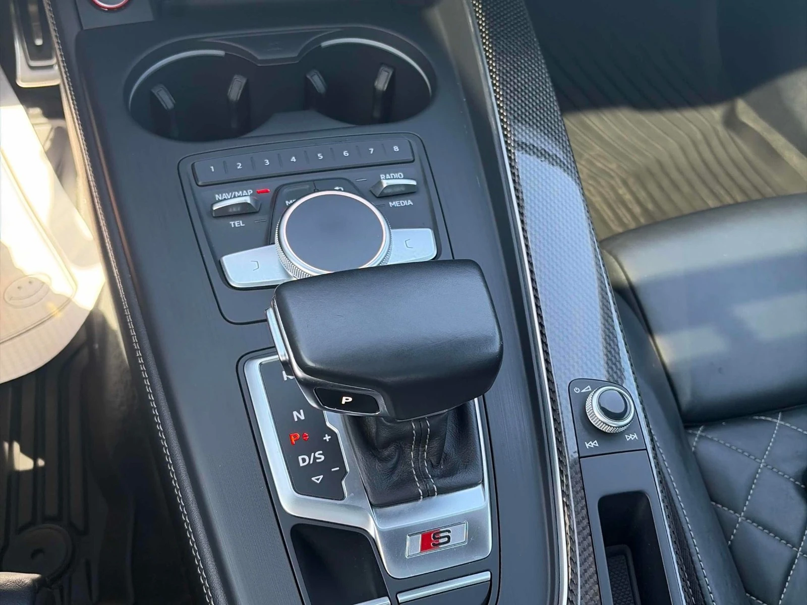 Audi S4 DISTRONIC* 360* СЛ.ЛЕНТИ* ПОДГРЕВ, снимка 10 - Автомобили и джипове - 54334546