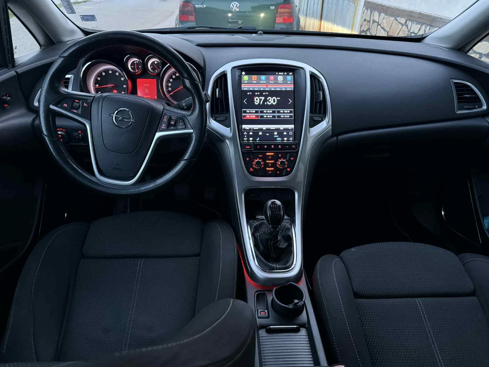 Opel Astra 1.6 turbo, снимка 5 - Автомобили и джипове - 54571559