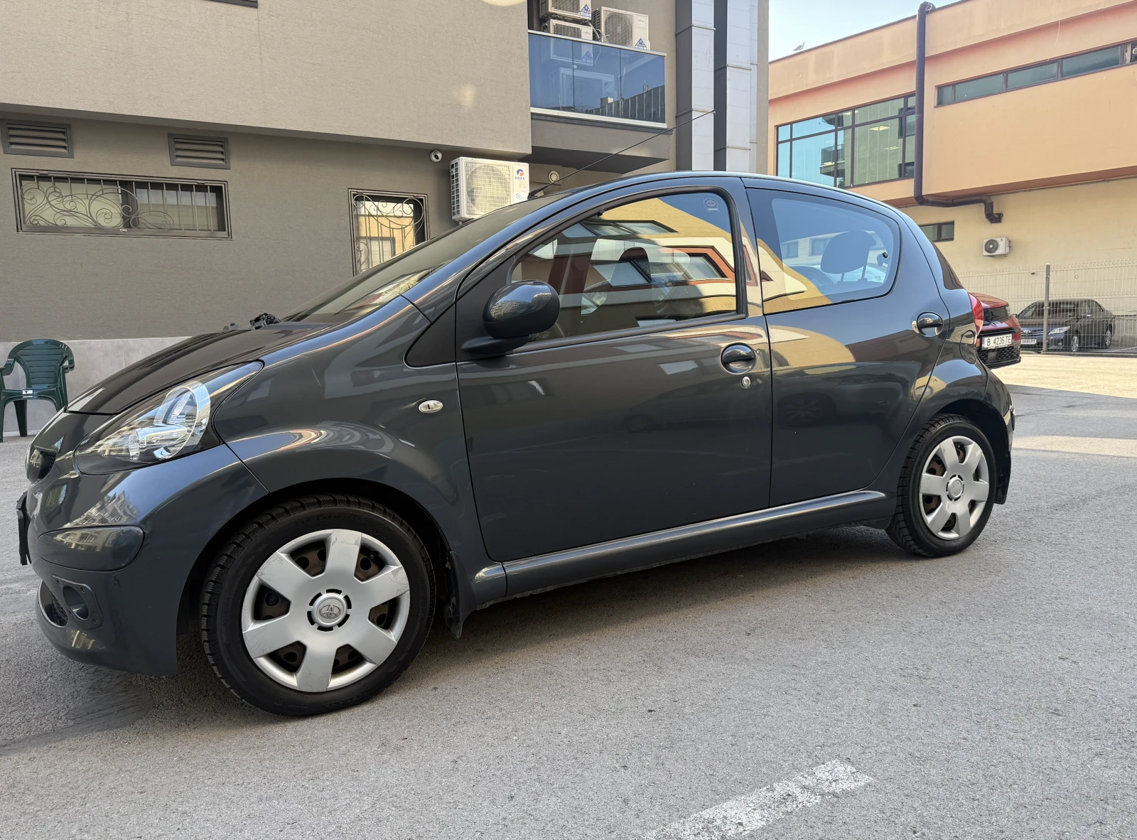 Toyota Aygo, снимка 4 - Автомобили и джипове - 55645096