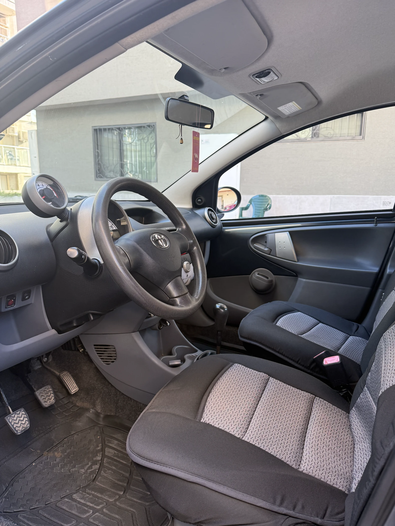 Toyota Aygo, снимка 5 - Автомобили и джипове - 55645096