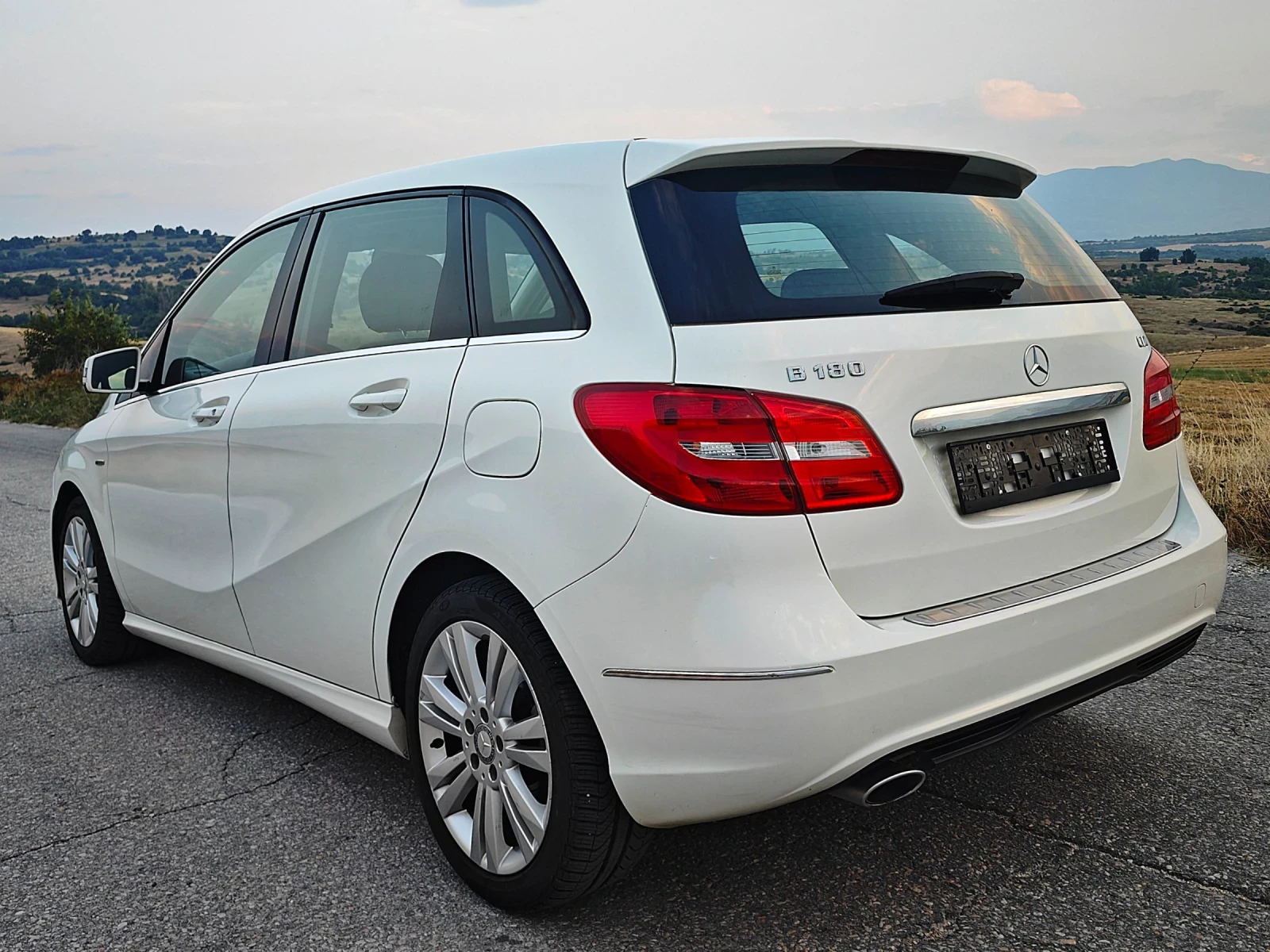 Mercedes-Benz B 180 * EXECUTIVE* , снимка 5 - Автомобили и джипове - 55711401