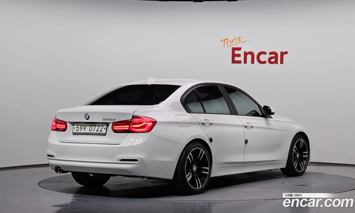 BMW 320 320d ED Edition, снимка 2 - Автомобили и джипове - 56156562