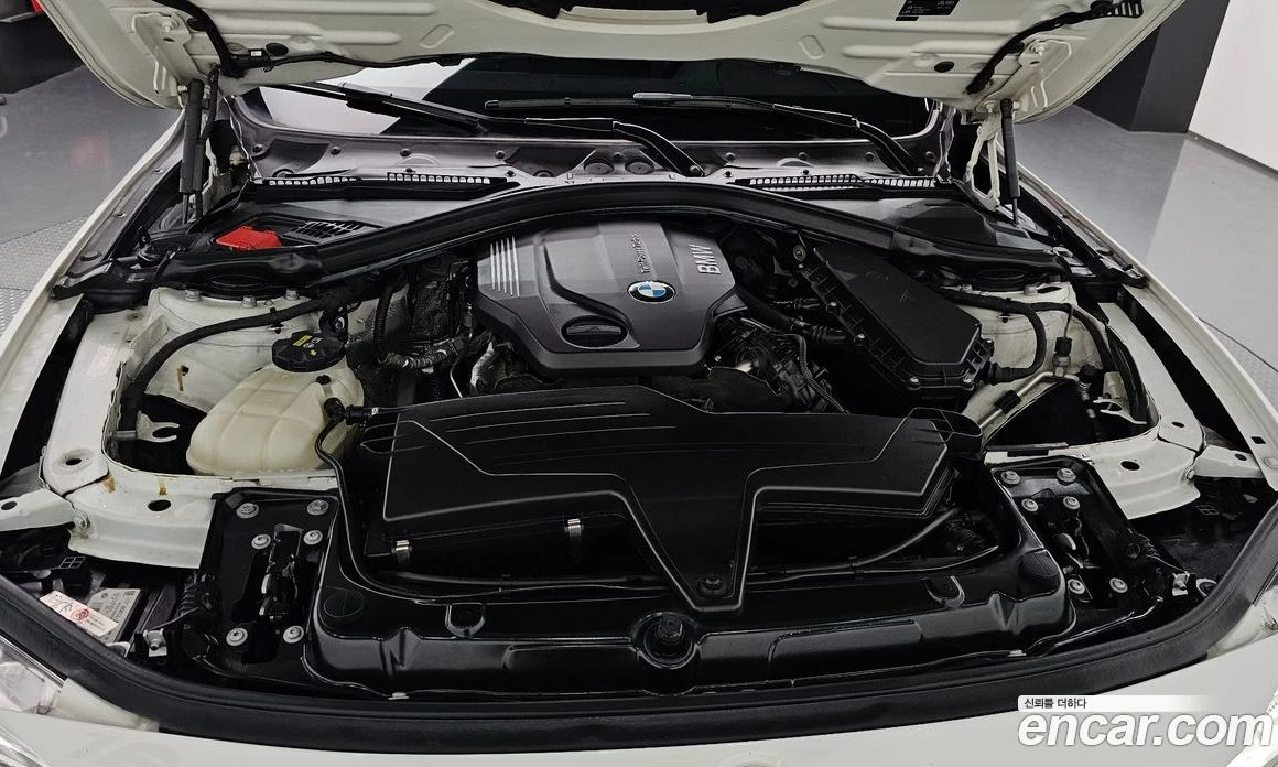 BMW 320 320d ED Edition, снимка 6 - Автомобили и джипове - 56156562