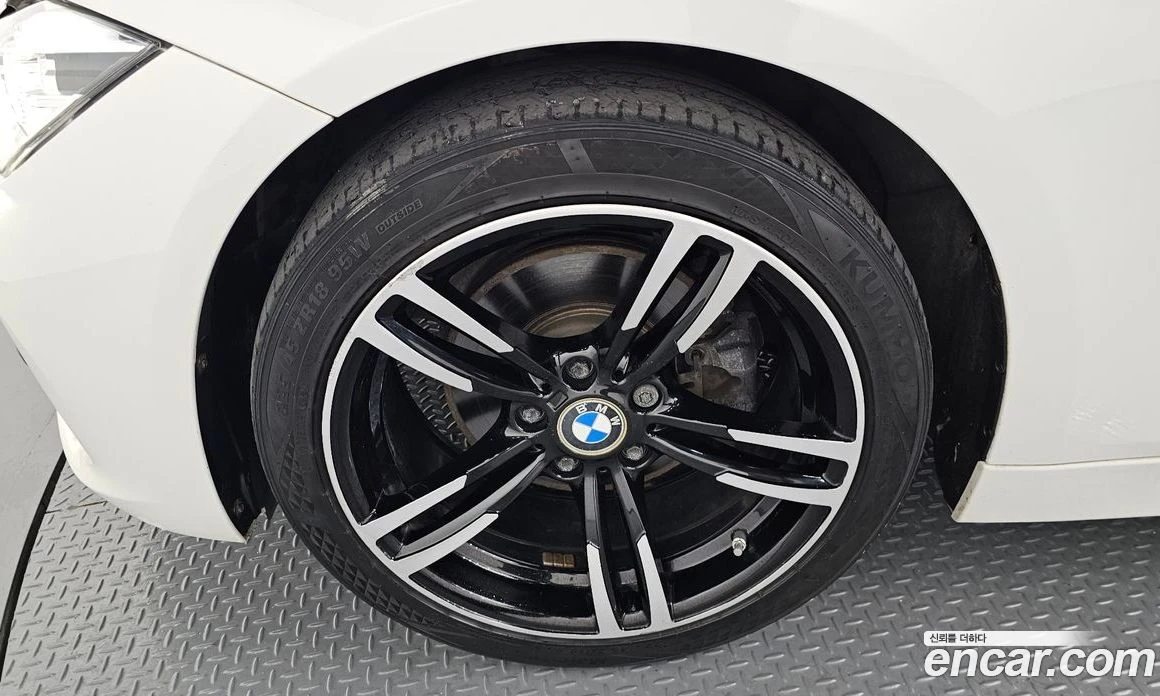 BMW 320 320d ED Edition, снимка 5 - Автомобили и джипове - 56156562