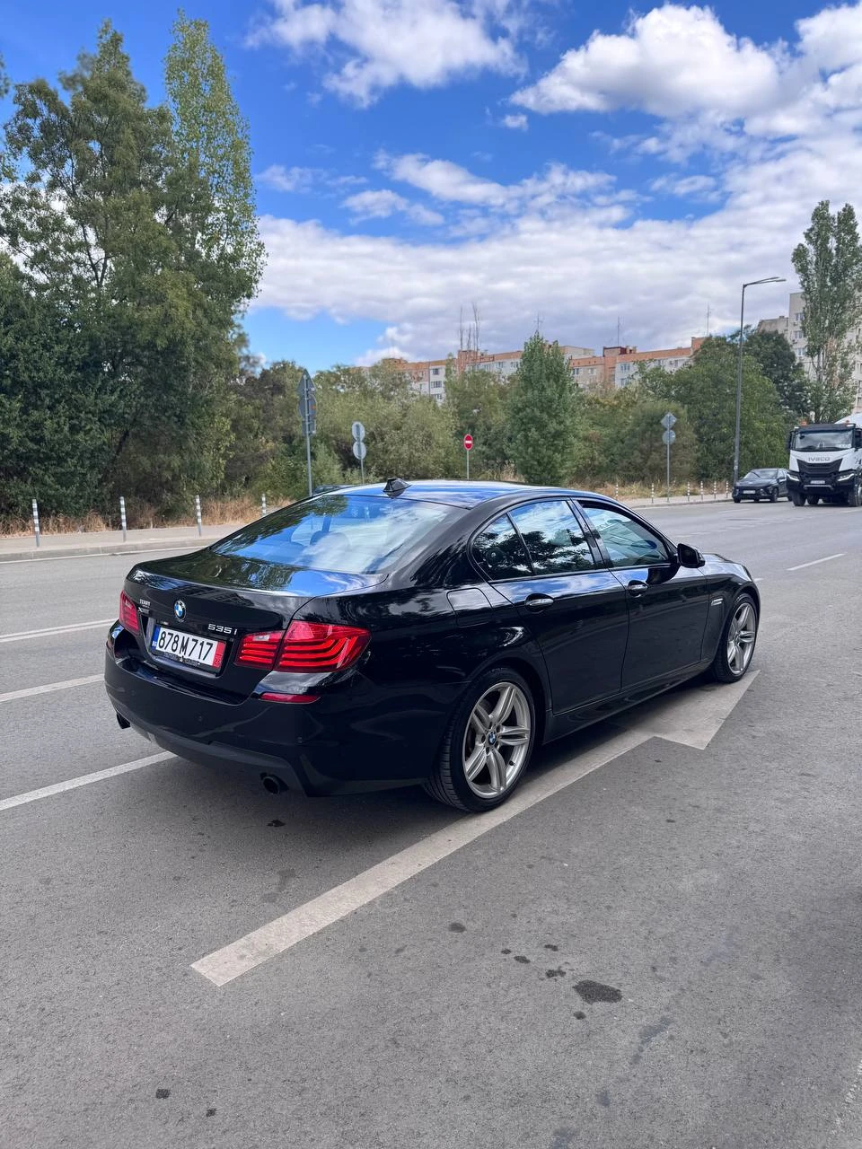 BMW 535 * X-Drive* M-PACK* Harman Kardon* Lane Assist* , снимка 3 - Автомобили и джипове - 56219459