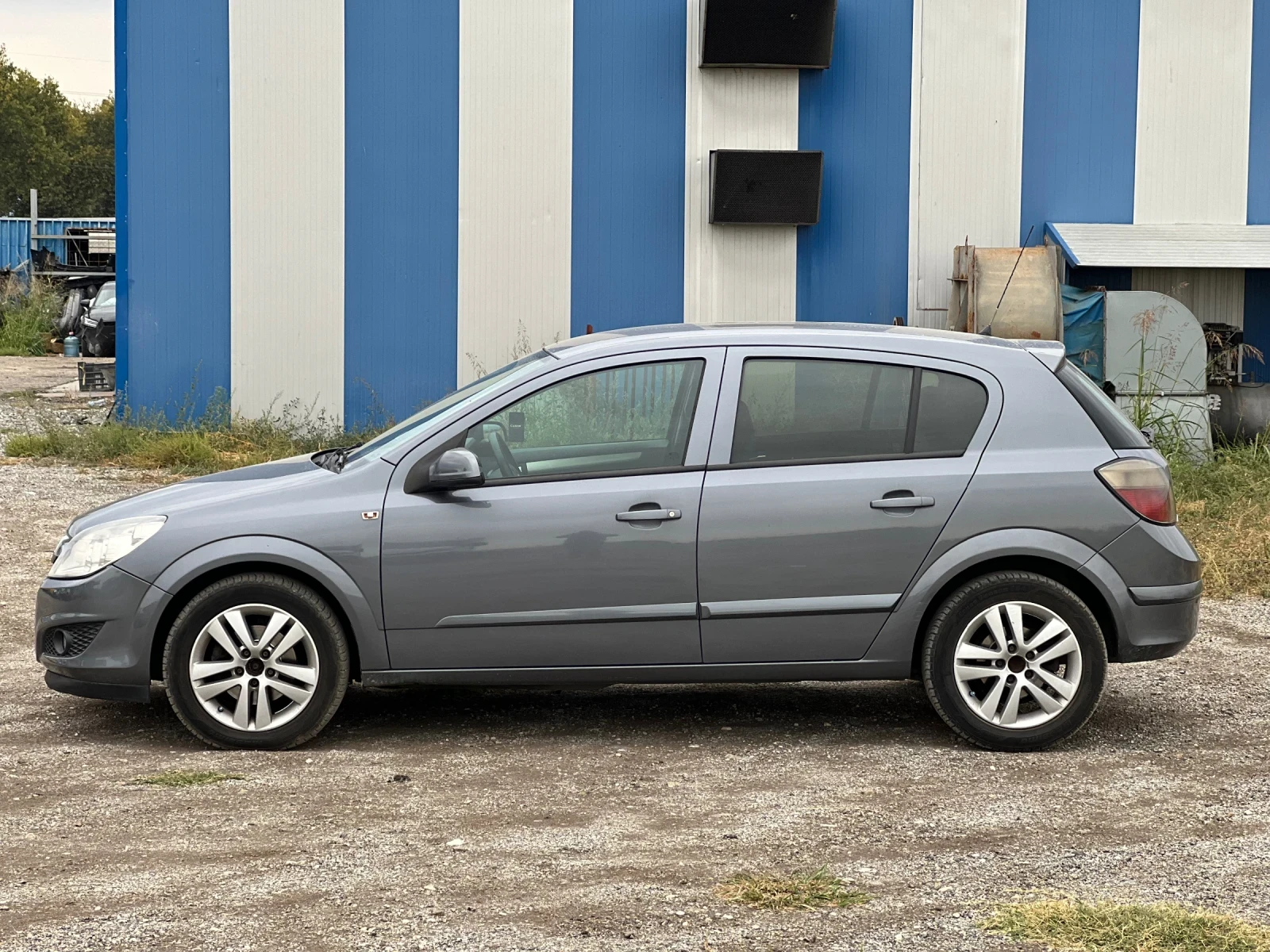 Opel Astra 1.7cdti, снимка 2 - Автомобили и джипове - 56226699