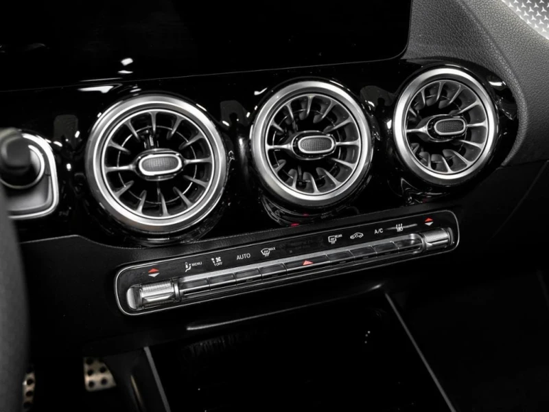 Mercedes-Benz EQA 250 AMG NIGHT KEYLESS-GO CAMERA LED, снимка 12 - Автомобили и джипове - 51672616