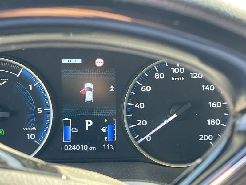 Mitsubishi Eclipse Cross PHEV, снимка 12 - Автомобили и джипове - 52146044