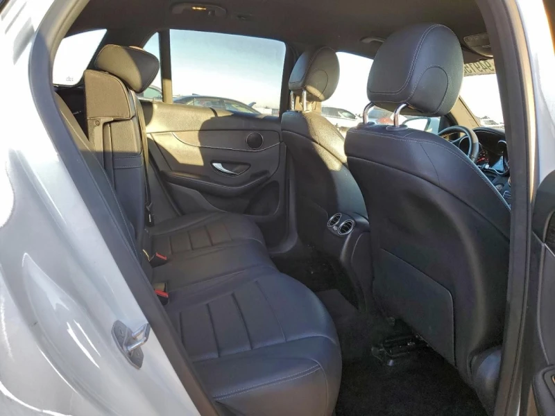 Mercedes-Benz GLC 300, снимка 11 - Автомобили и джипове - 53302171