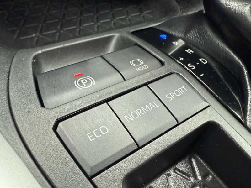 Toyota Rav4 XLE AWD | HTD LEATHER | SUNROOF | CARPLAY, снимка 14 - Автомобили и джипове - 53329843