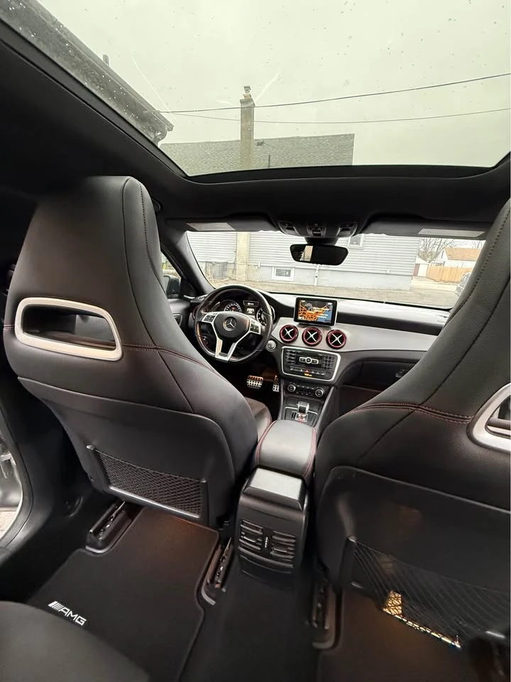 Mercedes-Benz GLA 45 AMG * PANO* KEYLESS* ПОДГРЕ* , снимка 11 - Автомобили и джипове - 54289401