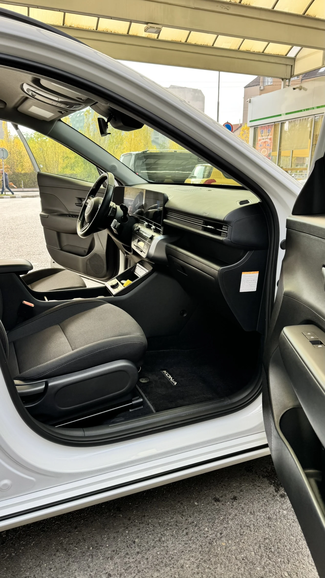 Hyundai Kona 64 KW, снимка 14 - Автомобили и джипове - 56632997