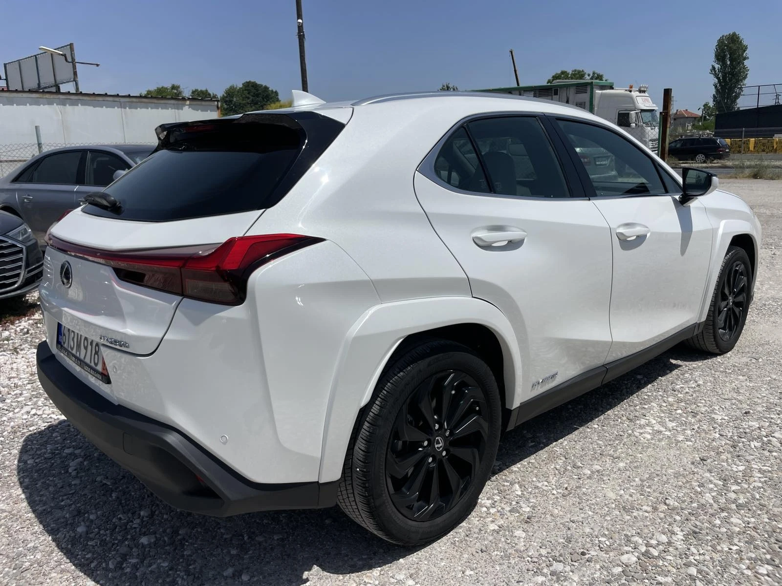 Lexus UX 250h  - изображение 5