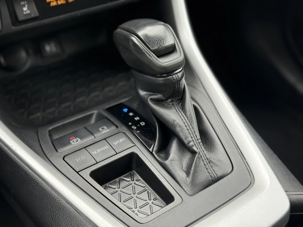 Toyota Rav4 XLE AWD | HTD LEATHER | SUNROOF | CARPLAY | Mobile.bg � ����������� 13