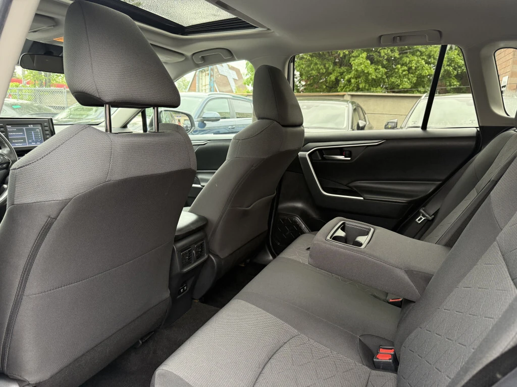 Toyota Rav4 XLE AWD | HTD LEATHER | SUNROOF | CARPLAY | Mobile.bg � ����������� 16