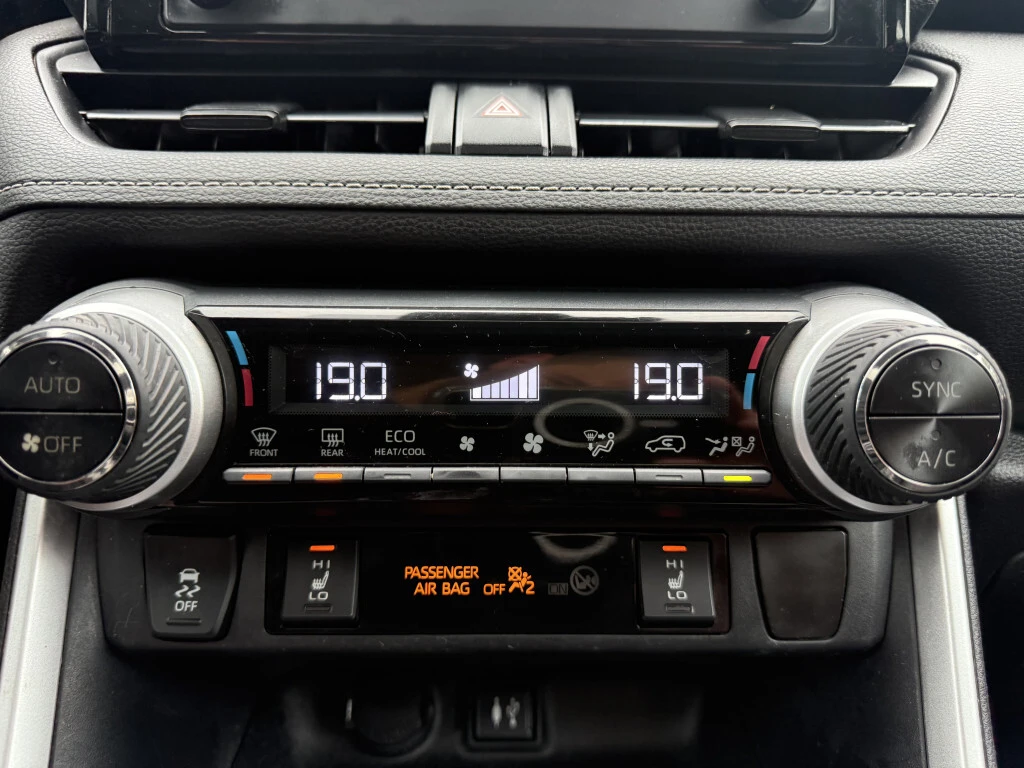 Toyota Rav4 XLE AWD | HTD LEATHER | SUNROOF | CARPLAY | Mobile.bg � ����������� 12